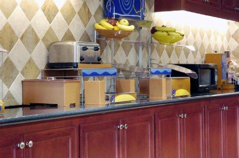 Express & Wayne By Ihg Ellisville