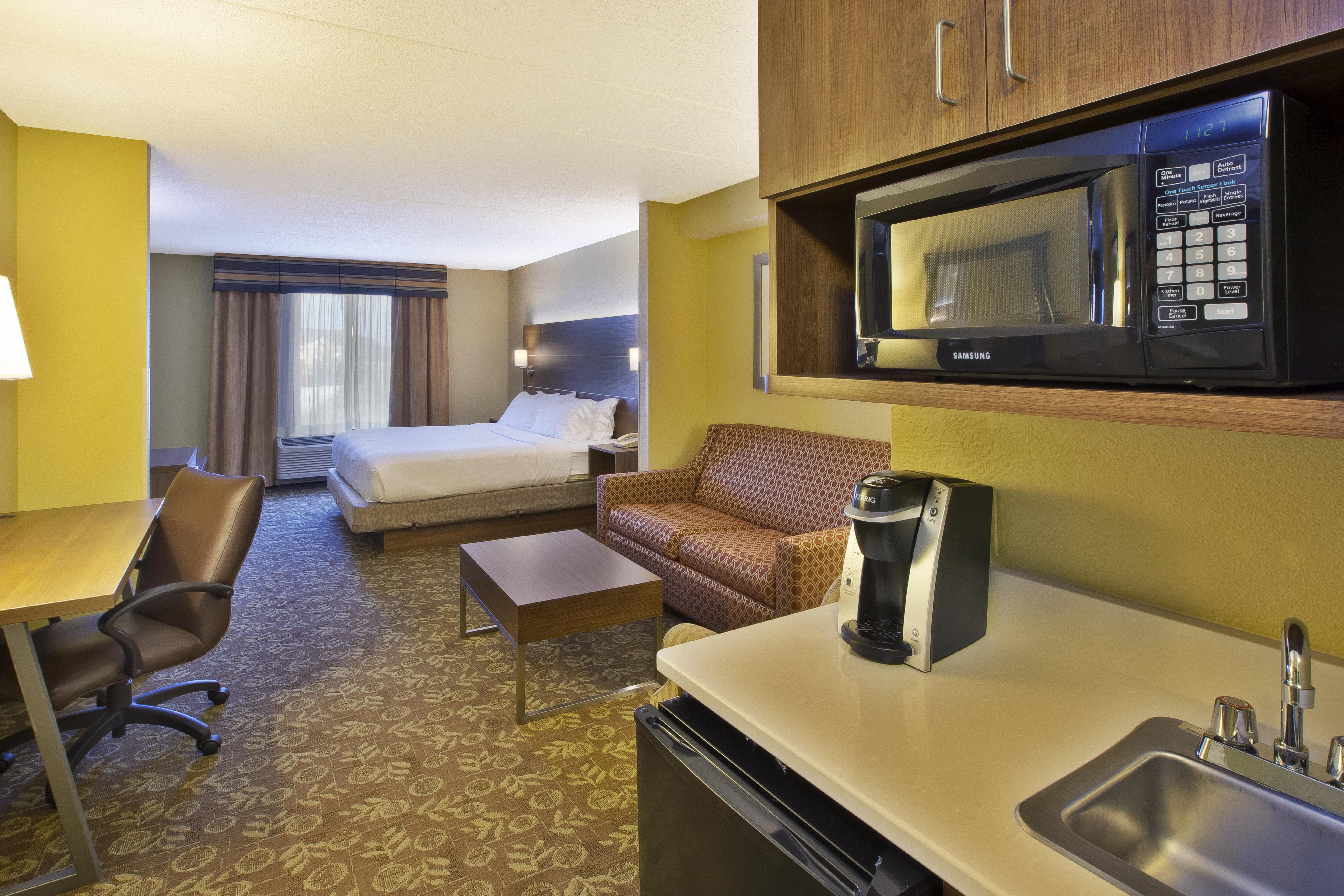 Express & Wayne By Ihg Ellisville