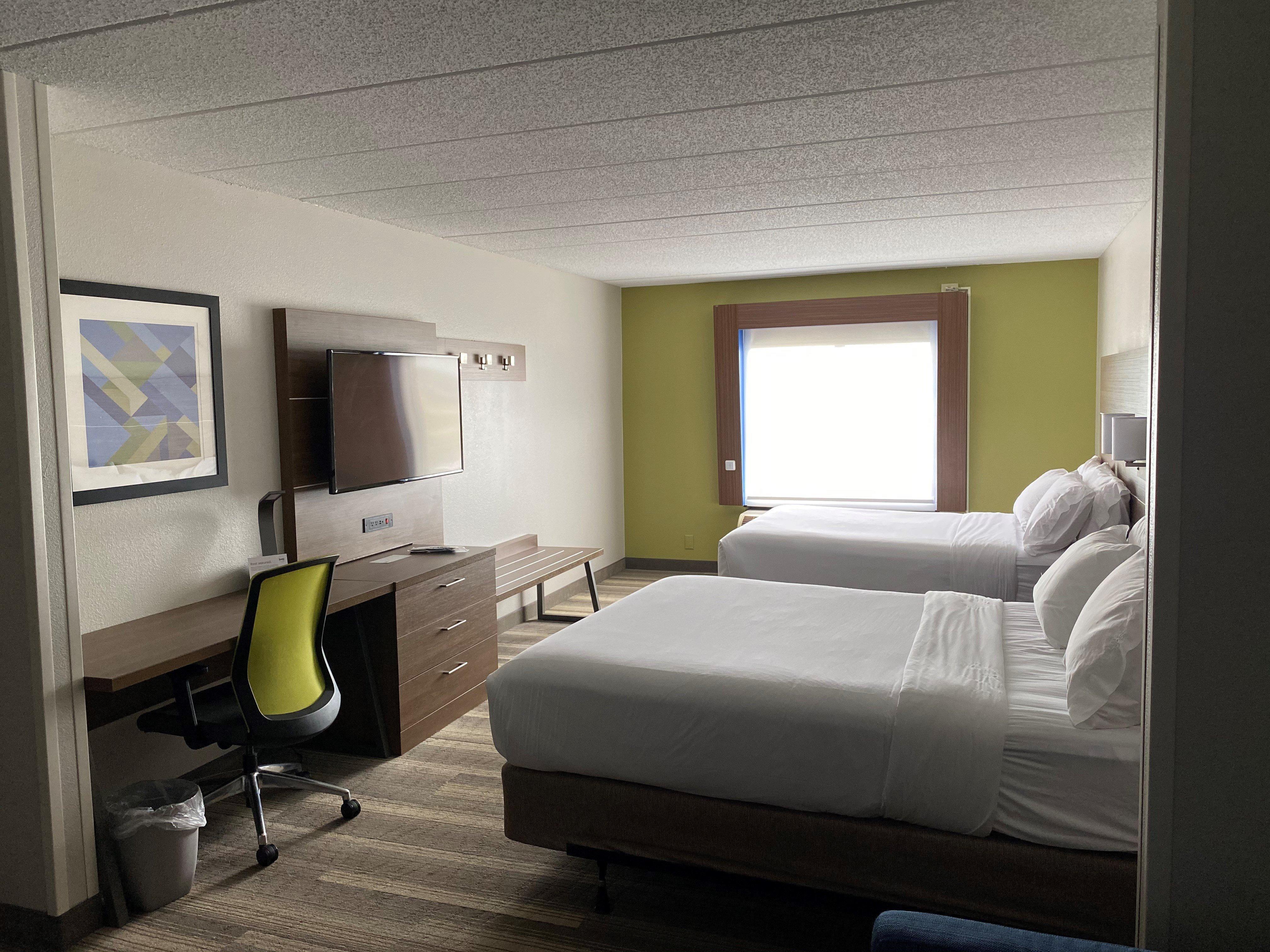 Express & Wayne By Ihg 3*