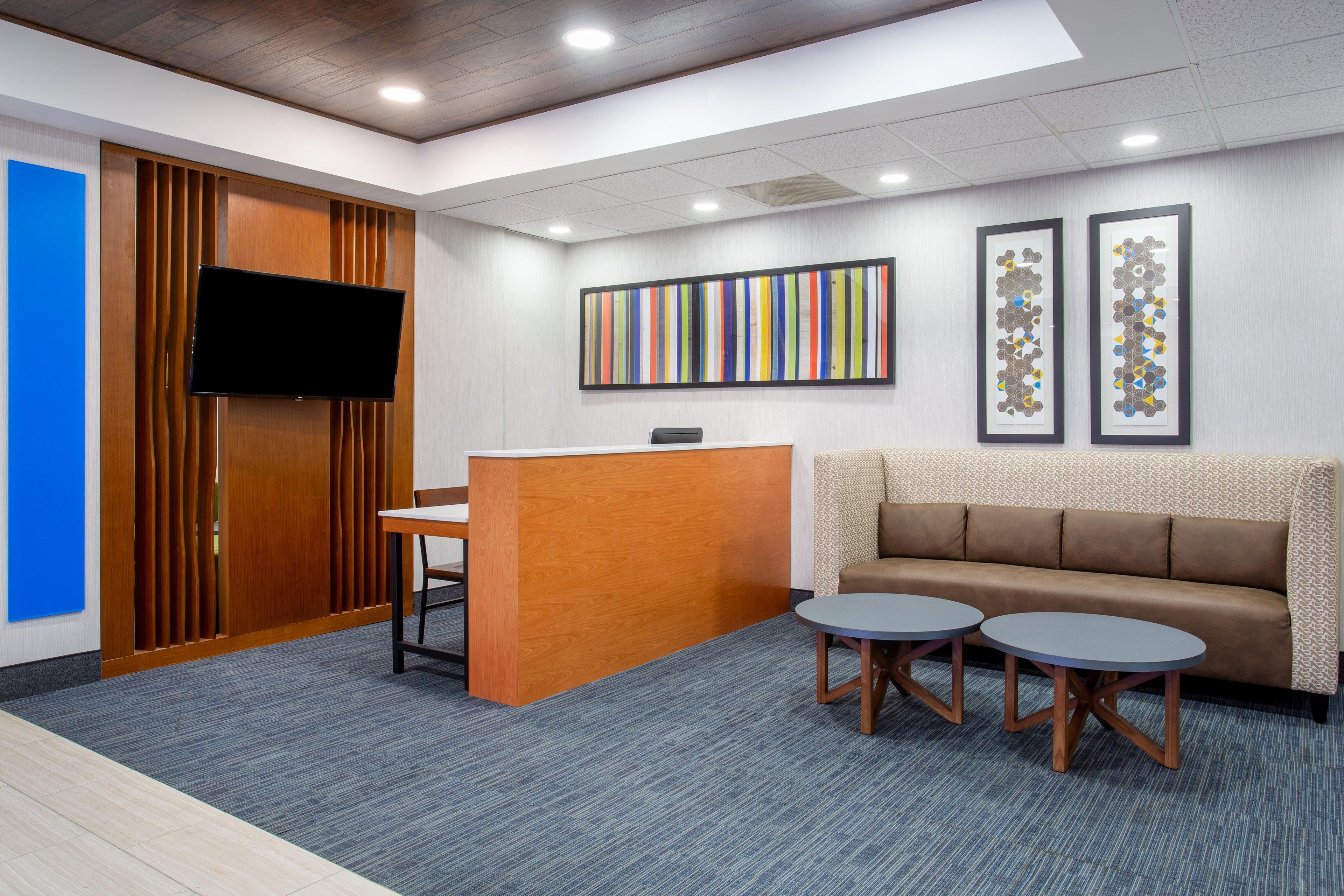 Express & Wayne By Ihg Hotel
