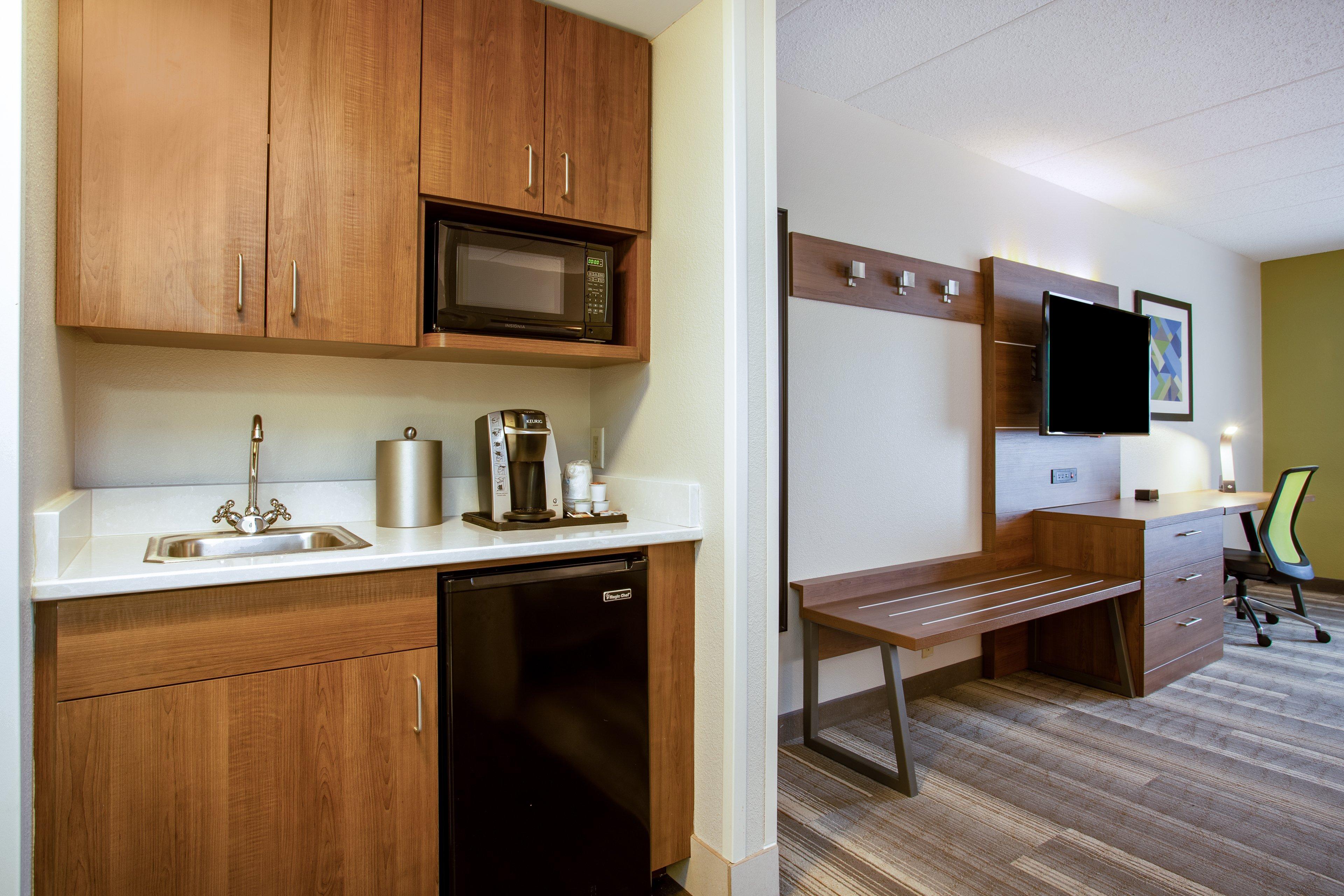 Express & Wayne By Ihg Hotel Ellisville