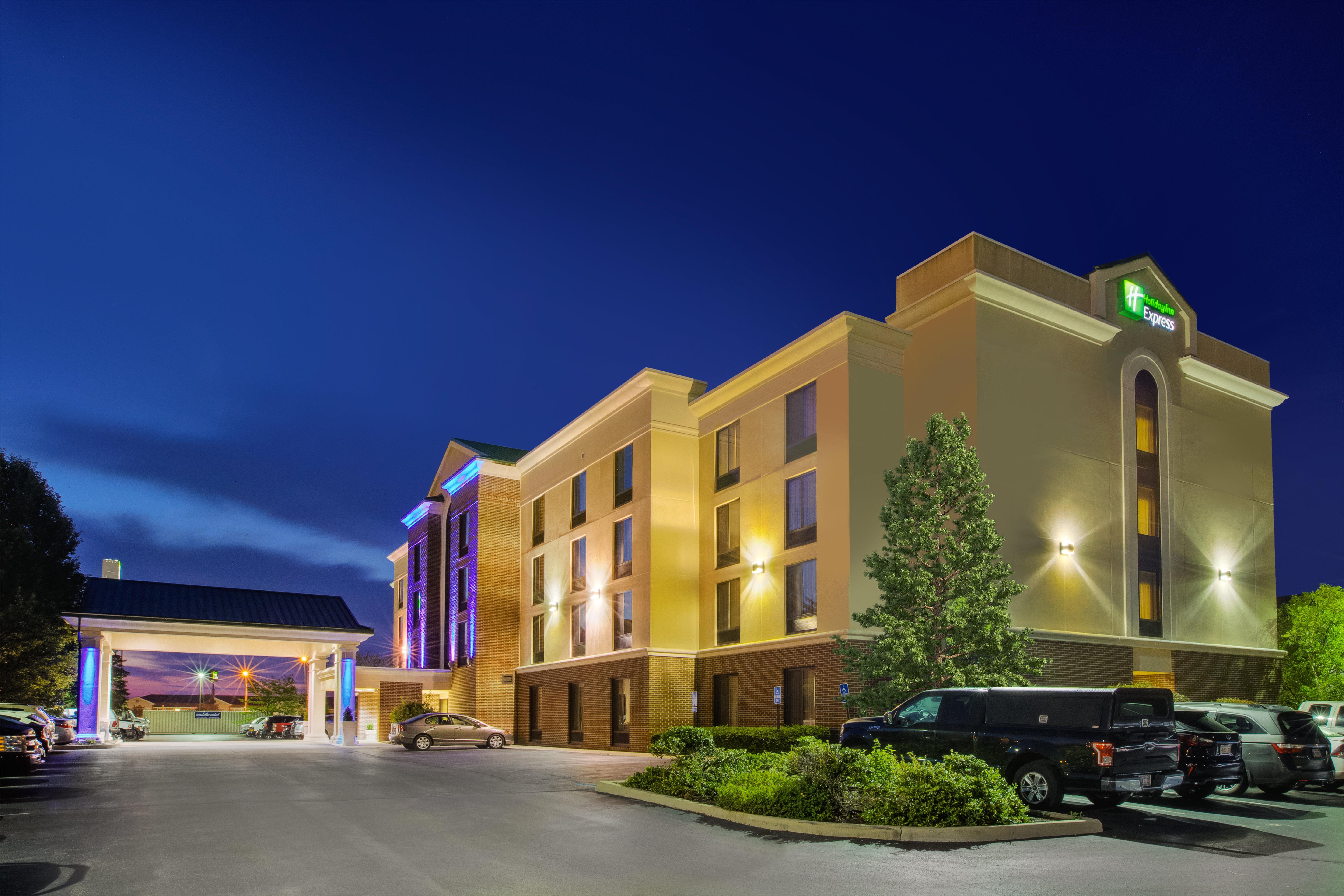 Express & Wayne By Ihg 3*