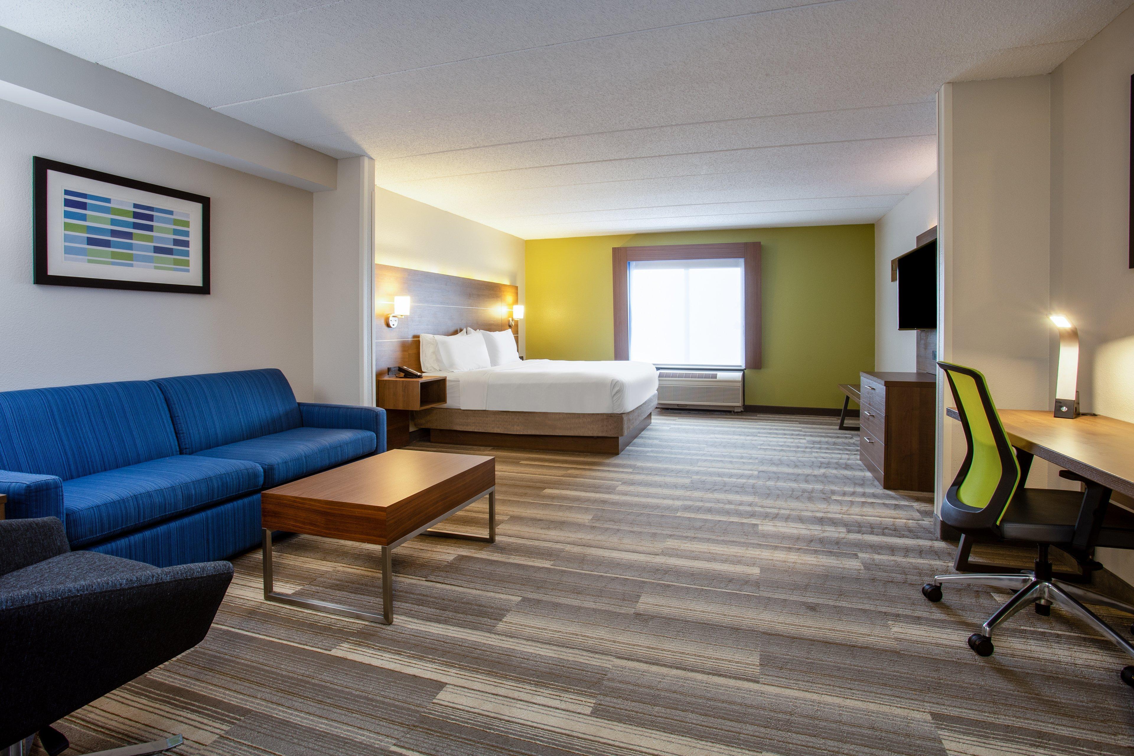Express & Wayne By Ihg