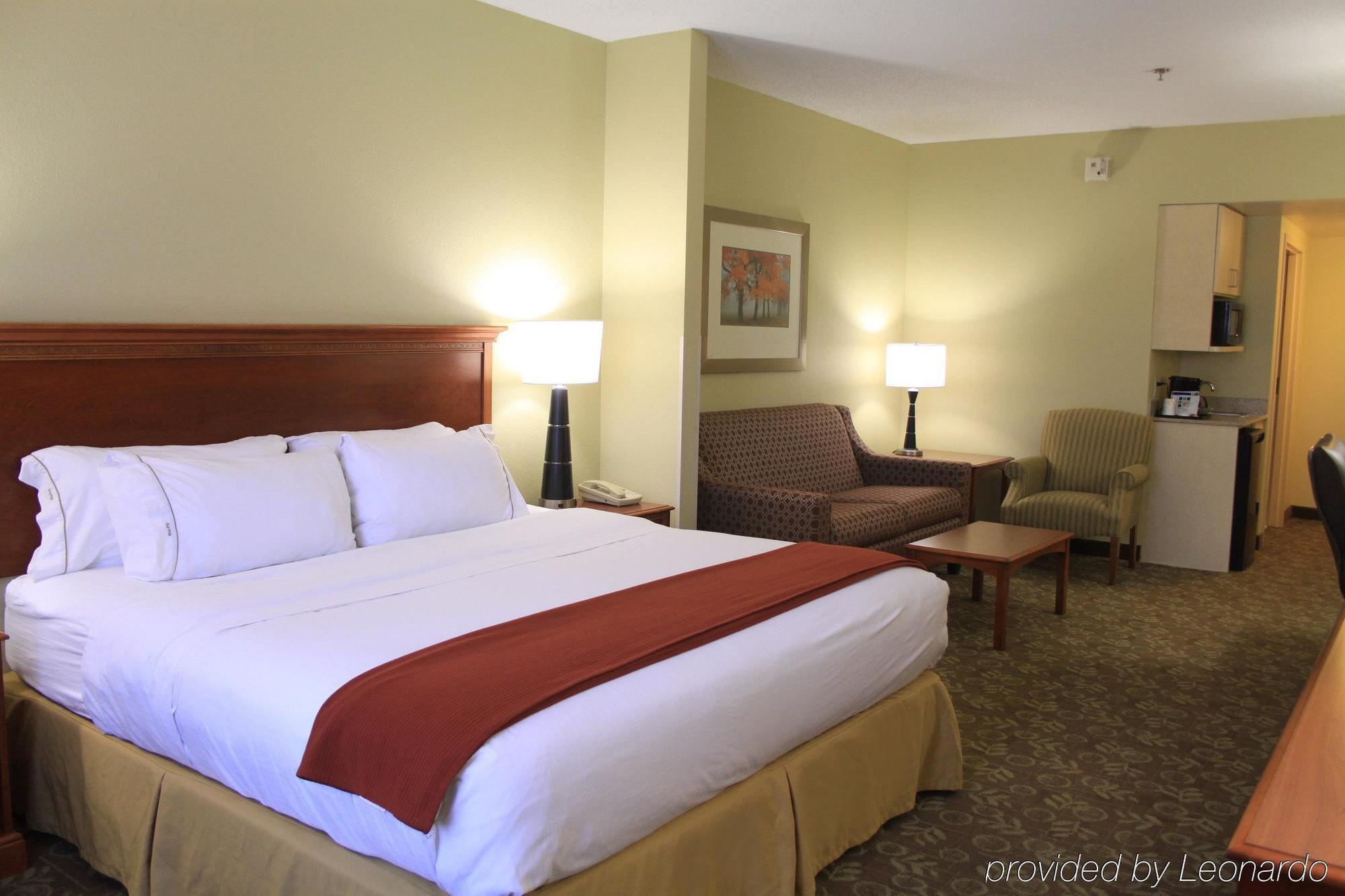 Express & Wayne By Ihg Hotel Ellisville