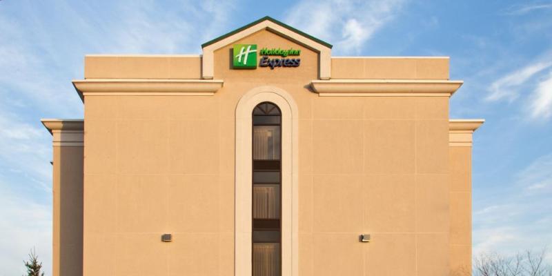 Express & Wayne By Ihg 3*