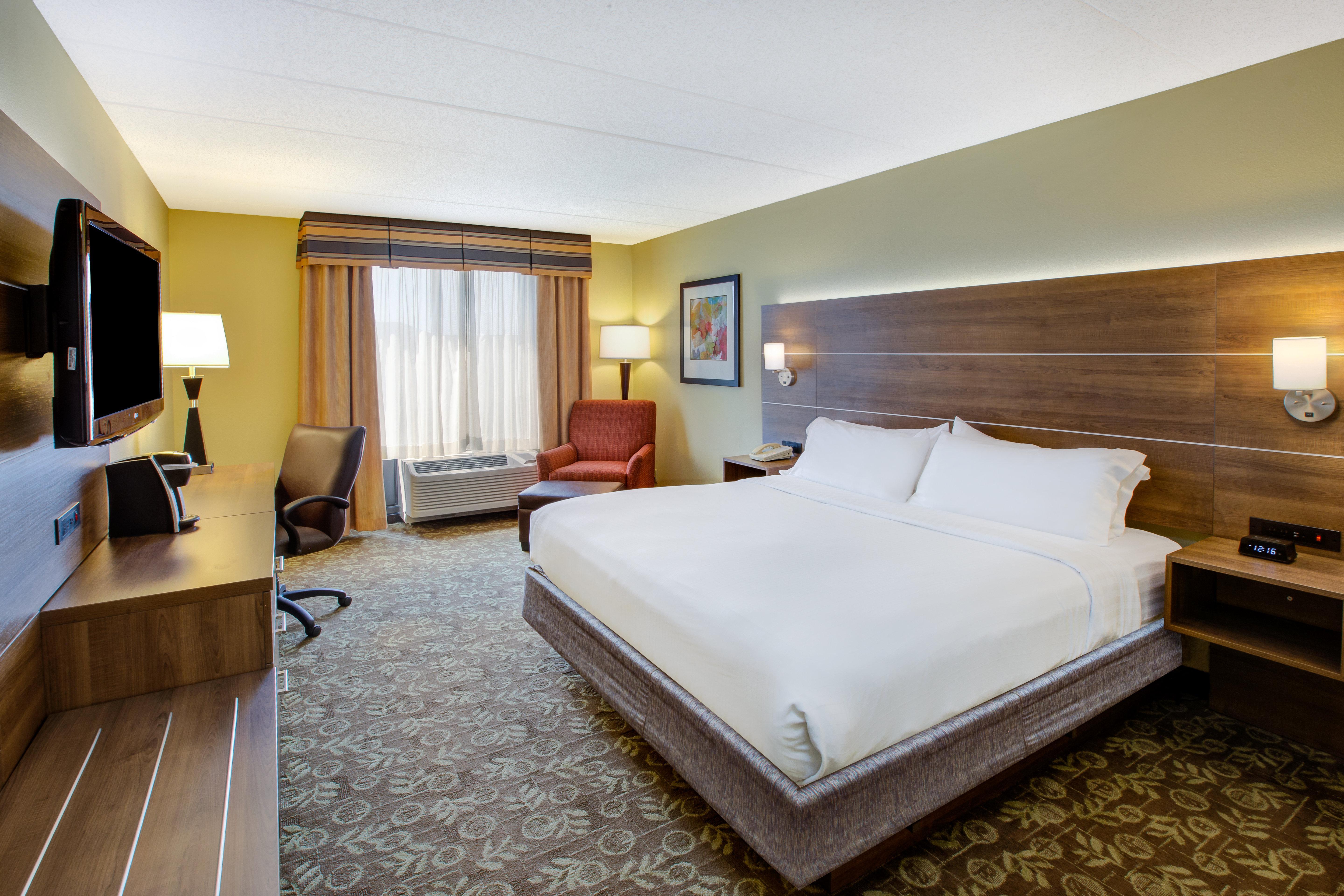 Express & Wayne By Ihg Hotel 3*