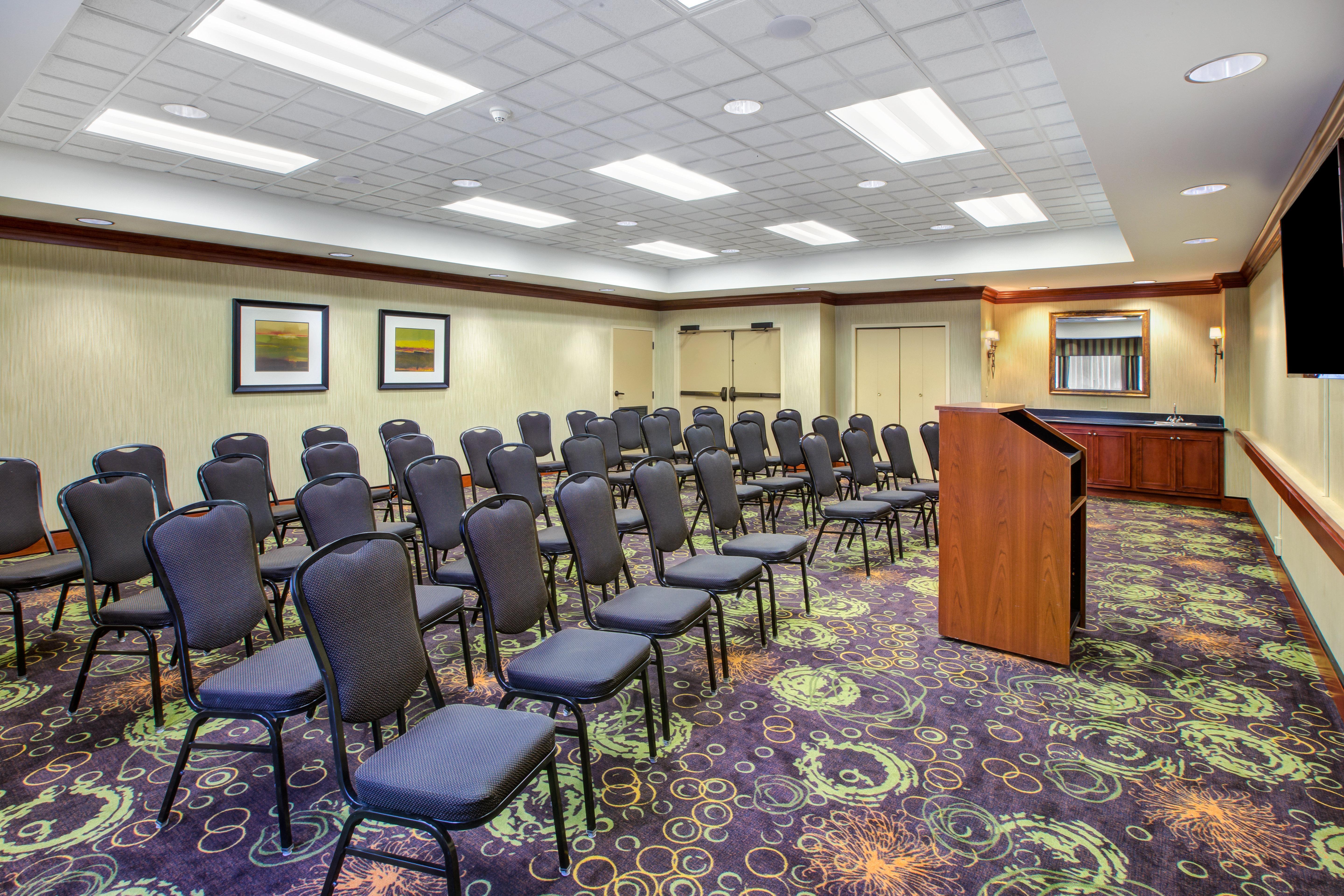 Express & Wayne By Ihg Hotel Ellisville