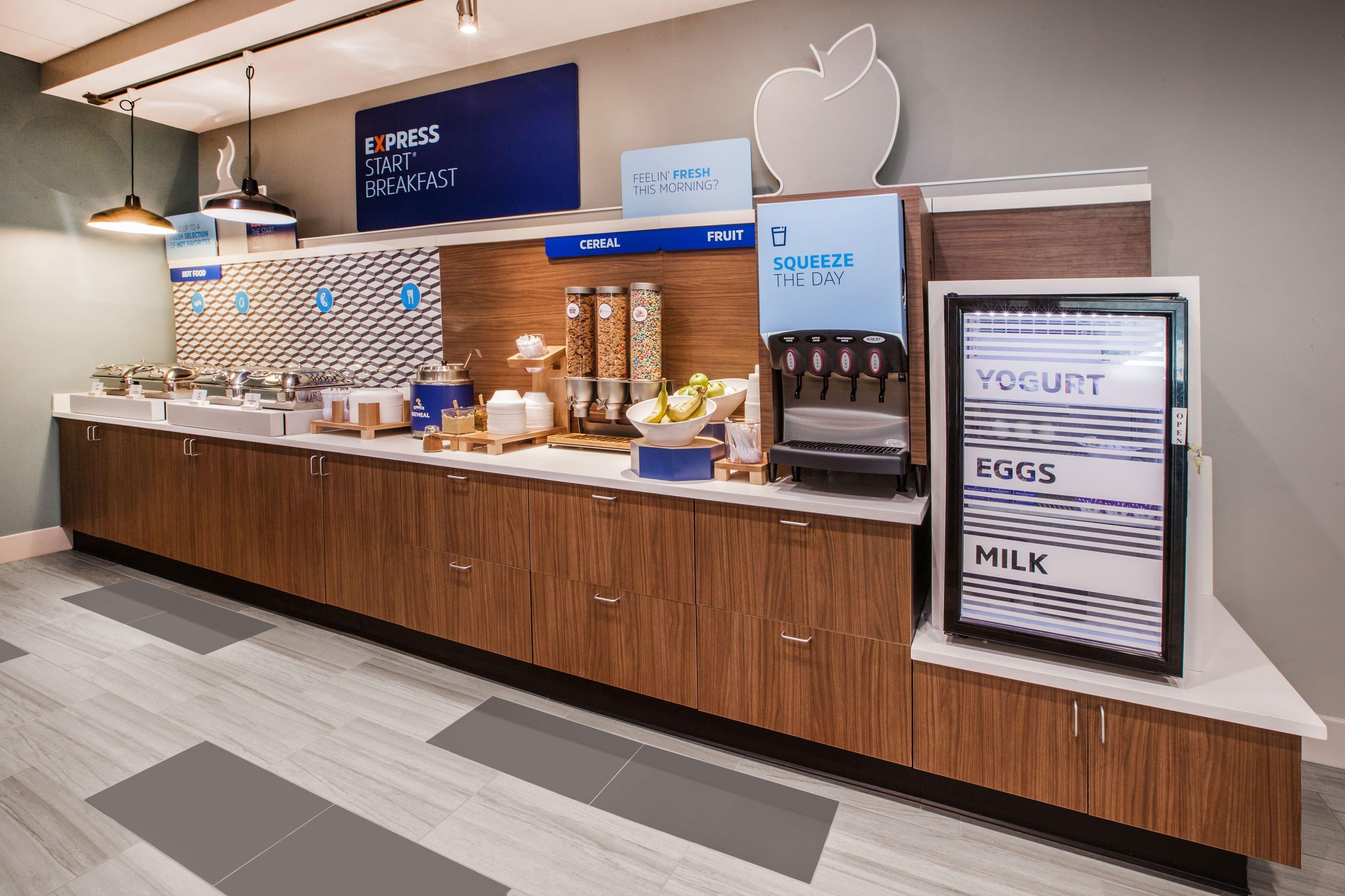 Hotel Express & Wayne By Ihg