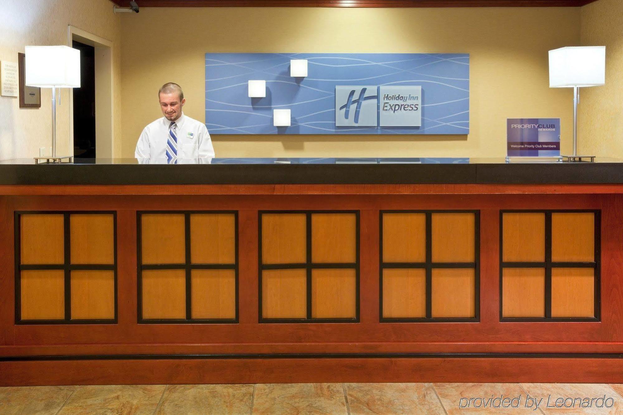 Express & Wayne By Ihg Ellisville